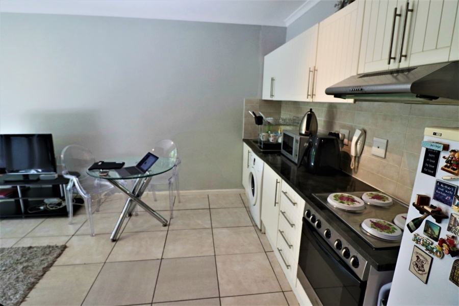 To Let 1 Bedroom Property for Rent in Rondebosch Western Cape